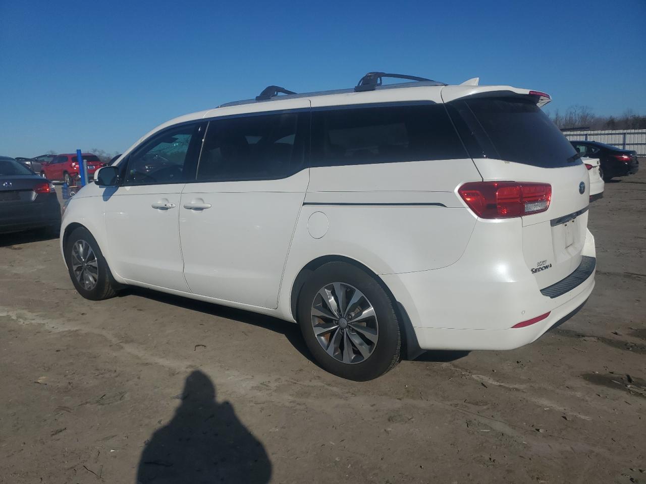 2016 KIA Sedona VIN KNDMC5C1XG6108563 Copart auction photo, top/roof / minor dent/scratches damage thumbnail 2