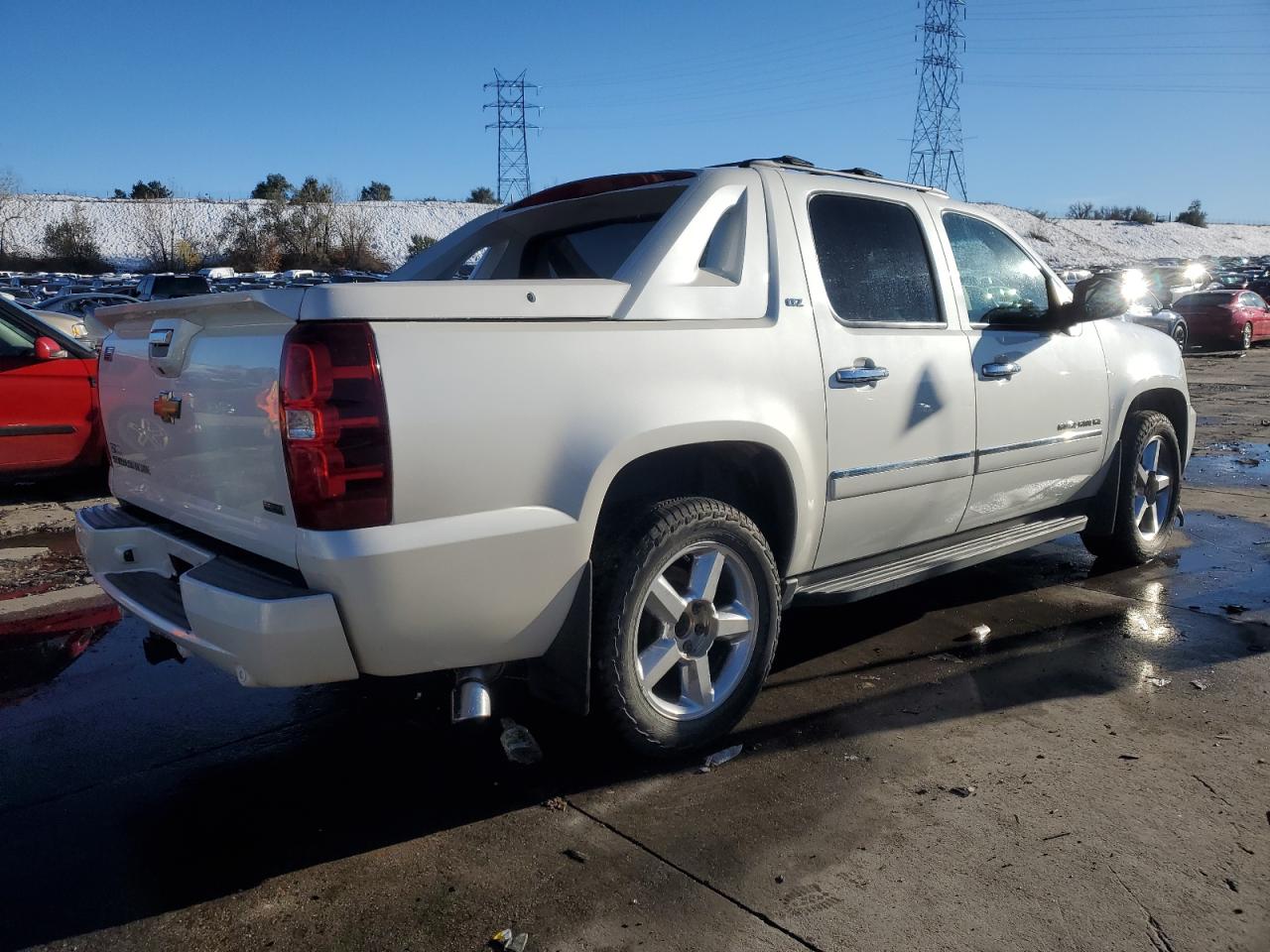 2011 Chevrolet Avalanche VIN 3GNTKGE39BG233321 Copart auction photo, front end damage thumbnail 3