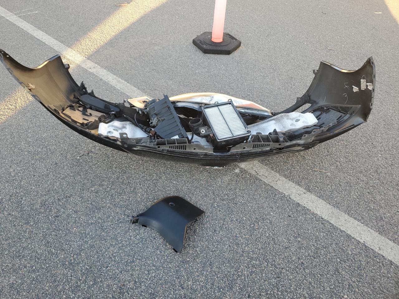 2011 Mazda 3 VIN JM1BL1VG7B1496875 Copart auction photo, front end / minor dent/scratches damage thumbnail 12