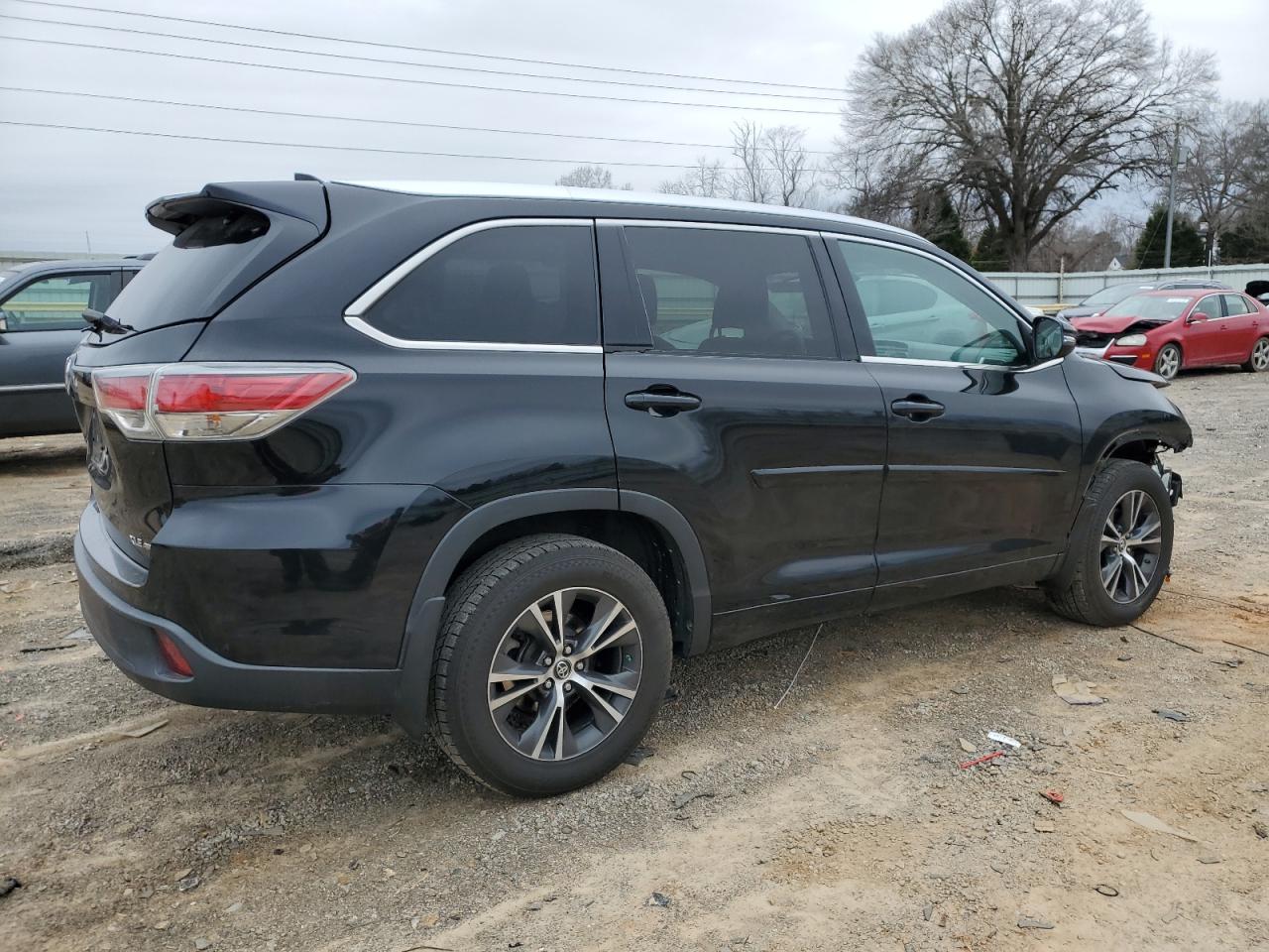 2016 Toyota Highlander VIN 5TDJKRFH3GS332926 Copart auction photo, front end damage thumbnail 3