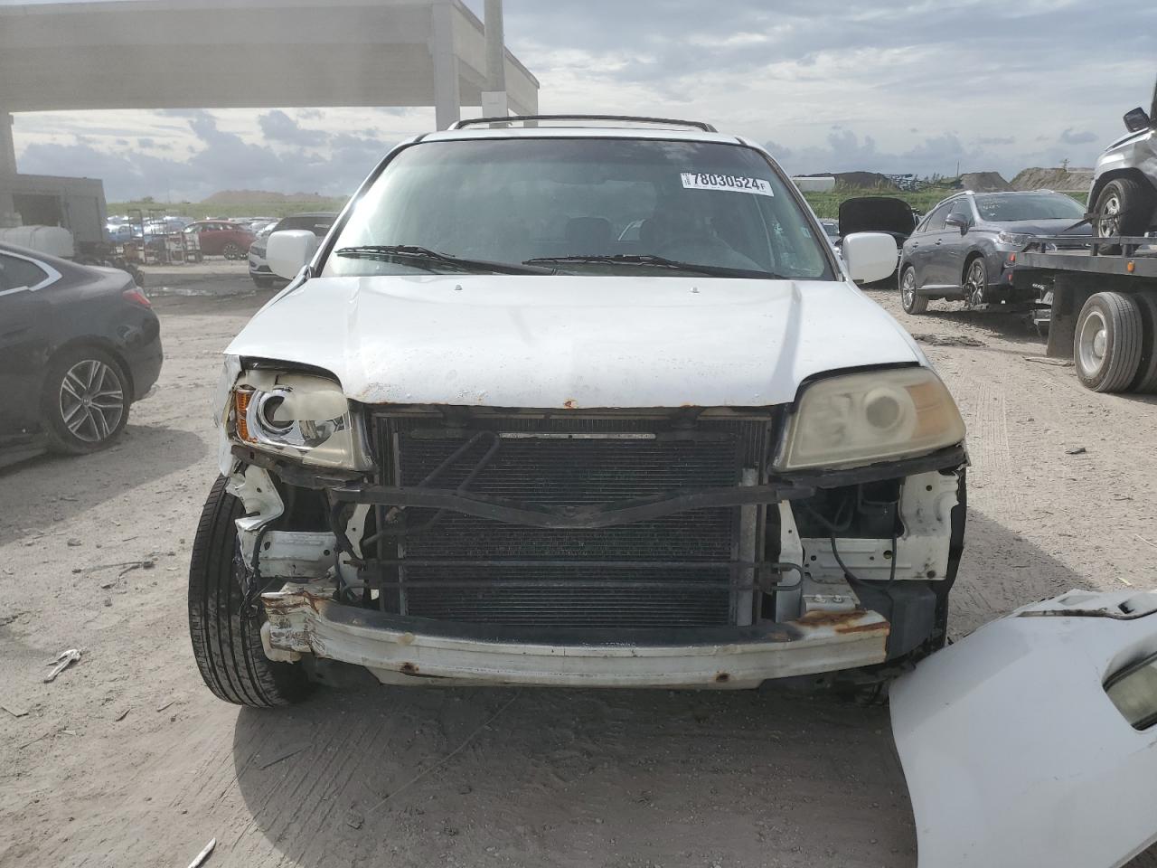 2005 Acura MDX VIN 2HNYD18205H539718 Copart auction photo, front end / minor dent/scratches damage thumbnail 5