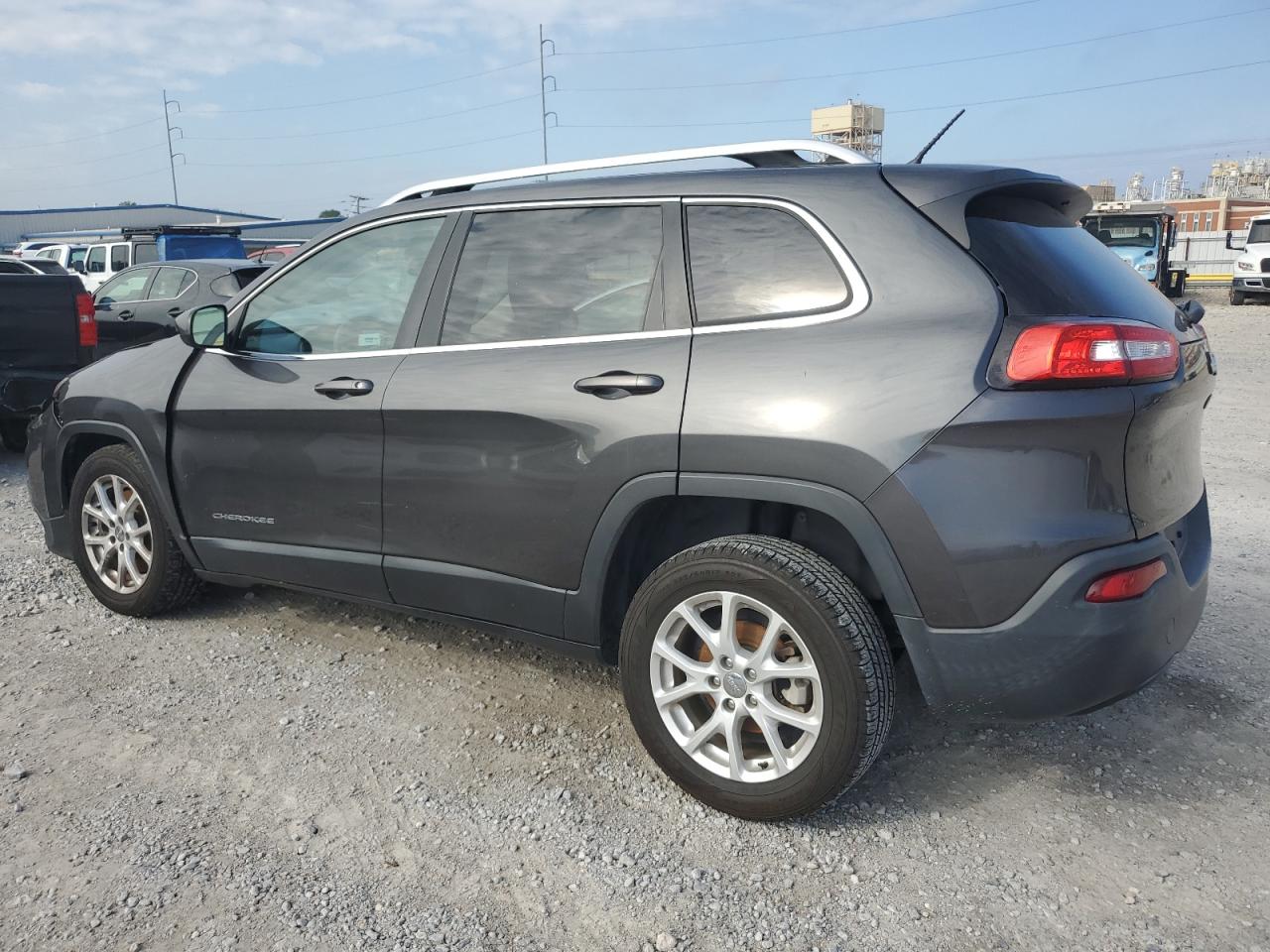 2015 Jeep Grand Cherokee VIN 1C4PJLCB6FW631979 Copart auction photo, front end damage thumbnail 2