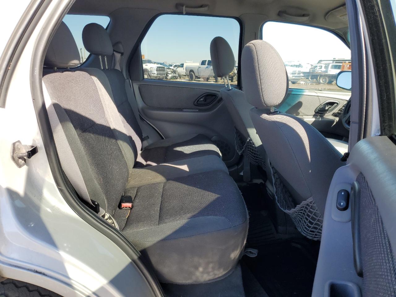 2002 Ford Escape VIN 1FMYU03172KB66305 Copart auction photo, rear end / minor dent/scratches damage thumbnail 10