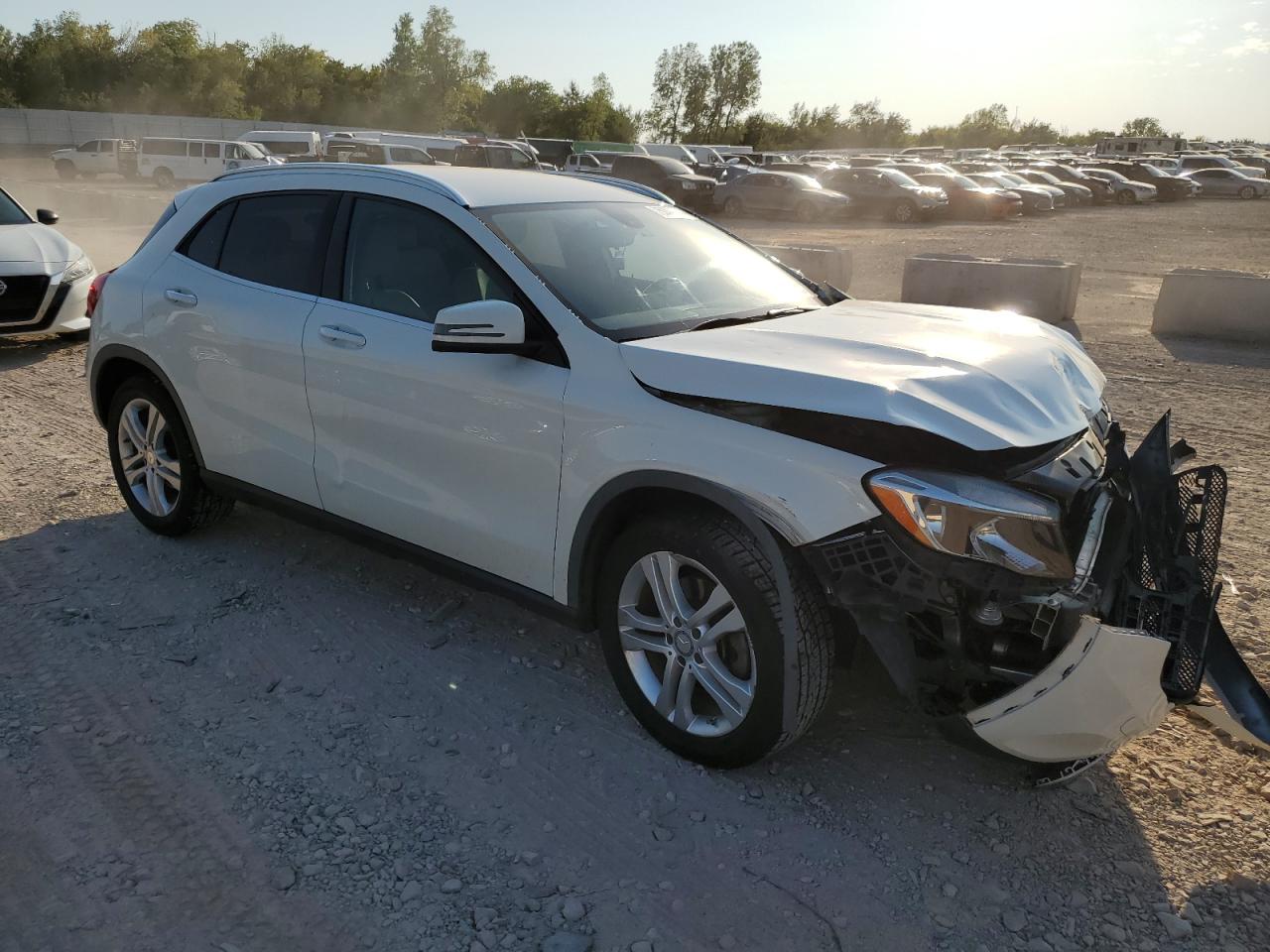2015 Mercedes-Benz GLA-klasse VIN WDCTG4EB1FJ177275 Copart auction photo, hail / front end damage thumbnail 4