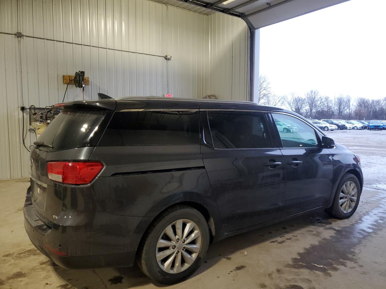 2015 KIA Sedona VIN KNDMC5C1XF6044457 Copart auction photo, front end / side damage thumbnail 3