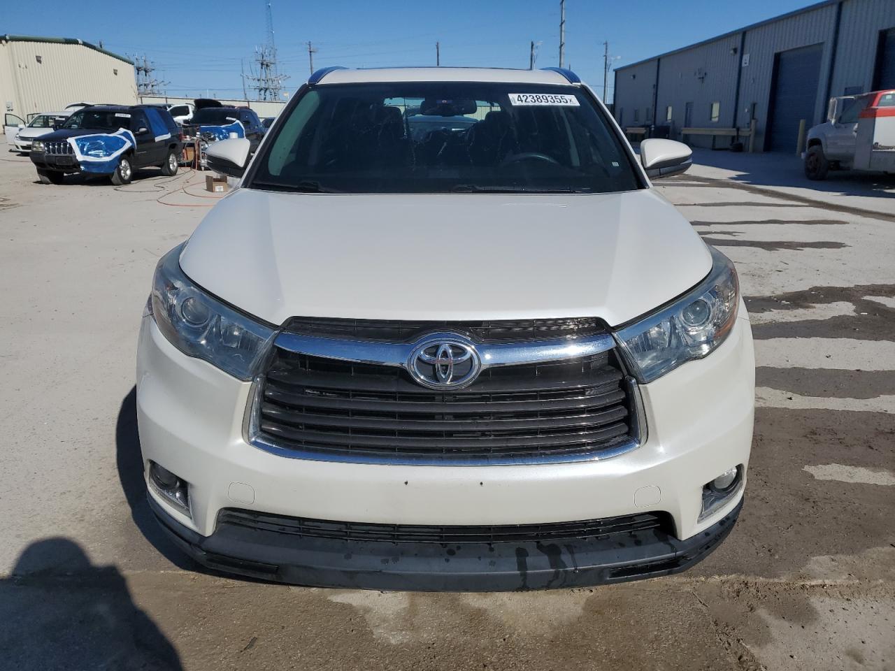 2016 Toyota Highlander VIN 5TDYKRFH9GS159279 Copart auction photo, rear end / minor dent/scratches damage thumbnail 5