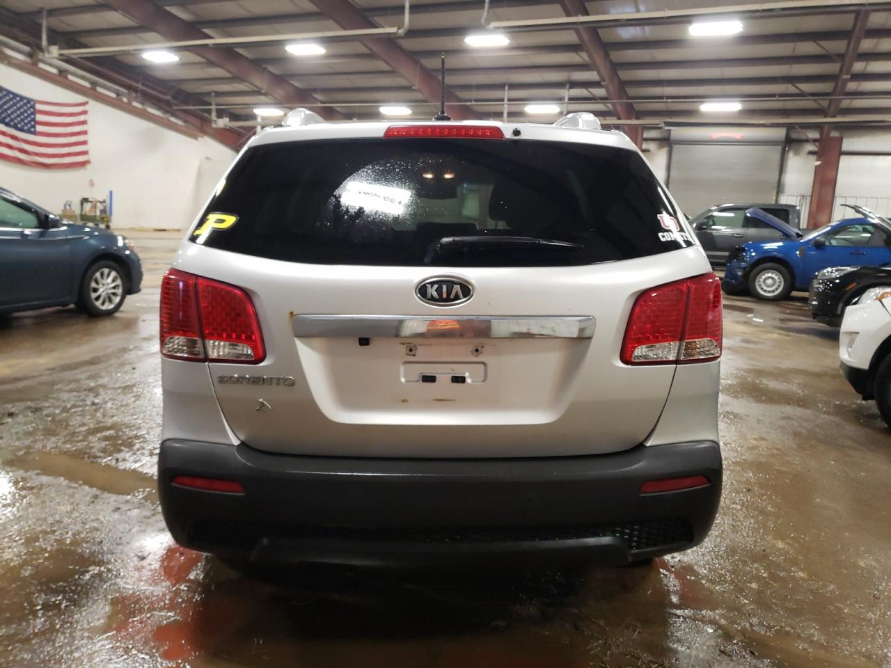 2011 KIA Sorento VIN 5XYKT4A10BG179412 Copart auction photo, front end / side damage thumbnail 6