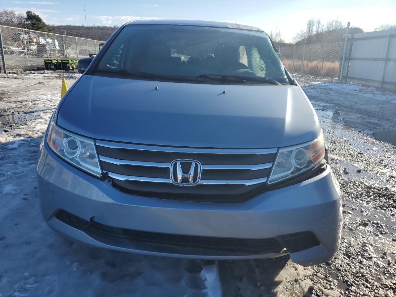 2013 Honda Odyssey VIN 5FNRL5H63DB089686 Copart auction photo, all over damage thumbnail 5
