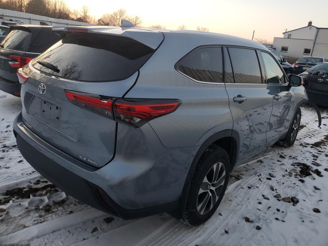 2021 Toyota Highlander VIN 5TDHZRBH0MS059505 Copart auction photo, front end damage thumbnail 3