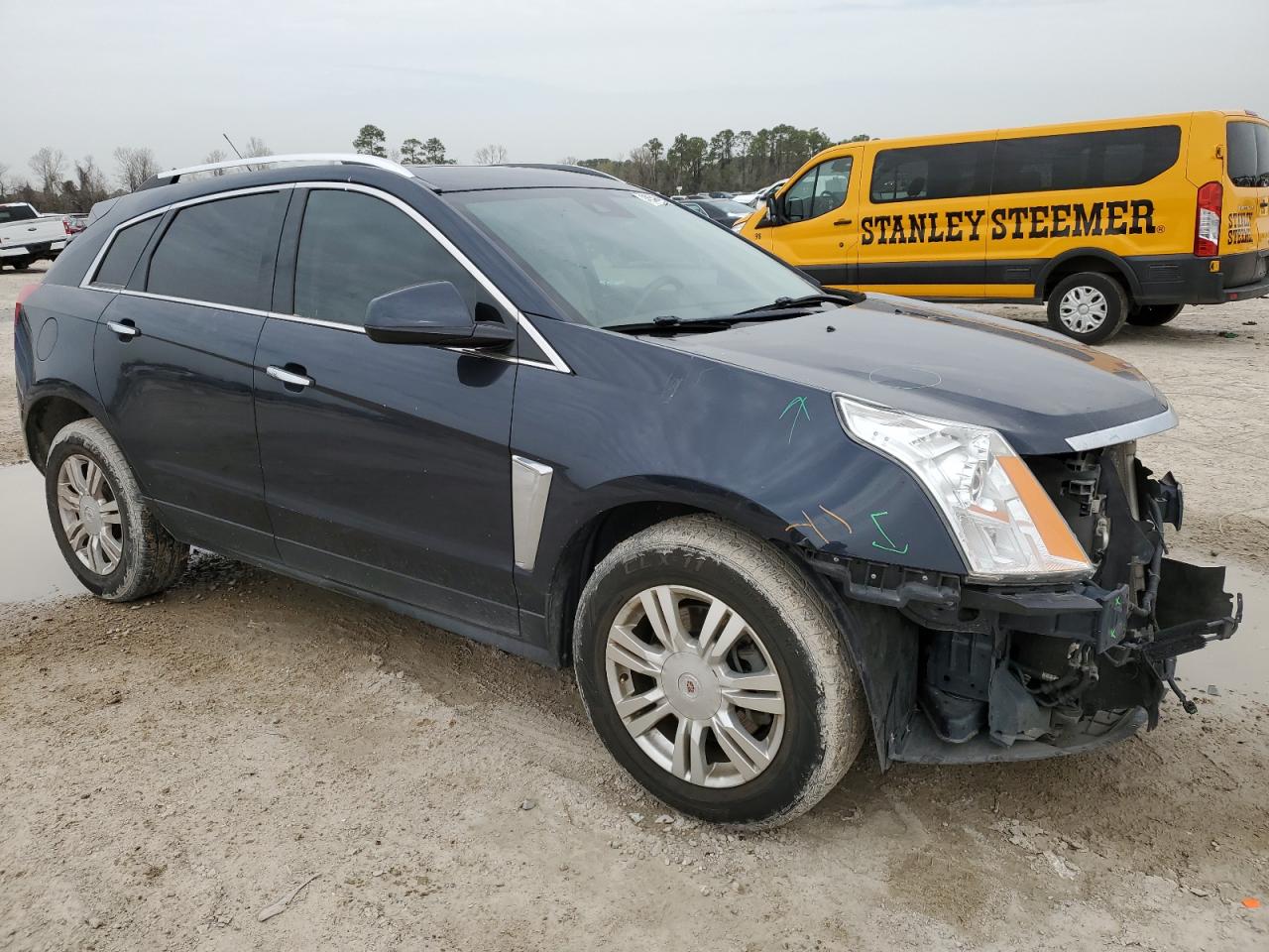 2015 Cadillac SRX VIN 3GYFNBE38FS525409 Copart auction photo, front end / minor dent/scratches damage thumbnail 4