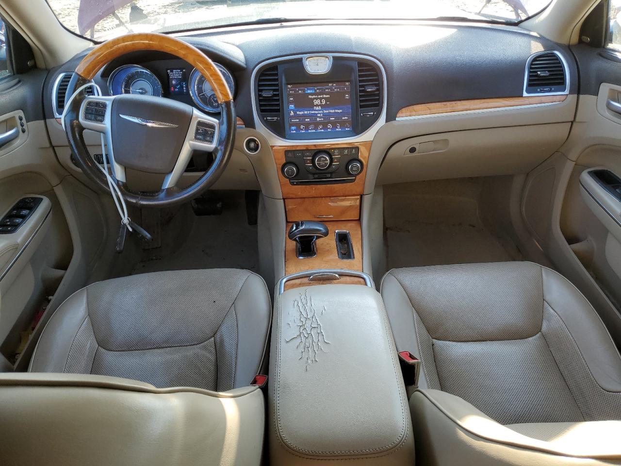 2013 Chrysler 300 VIN 2C3CCAEG2DH735665 Copart auction photo, rear end / minor dent/scratches damage thumbnail 8