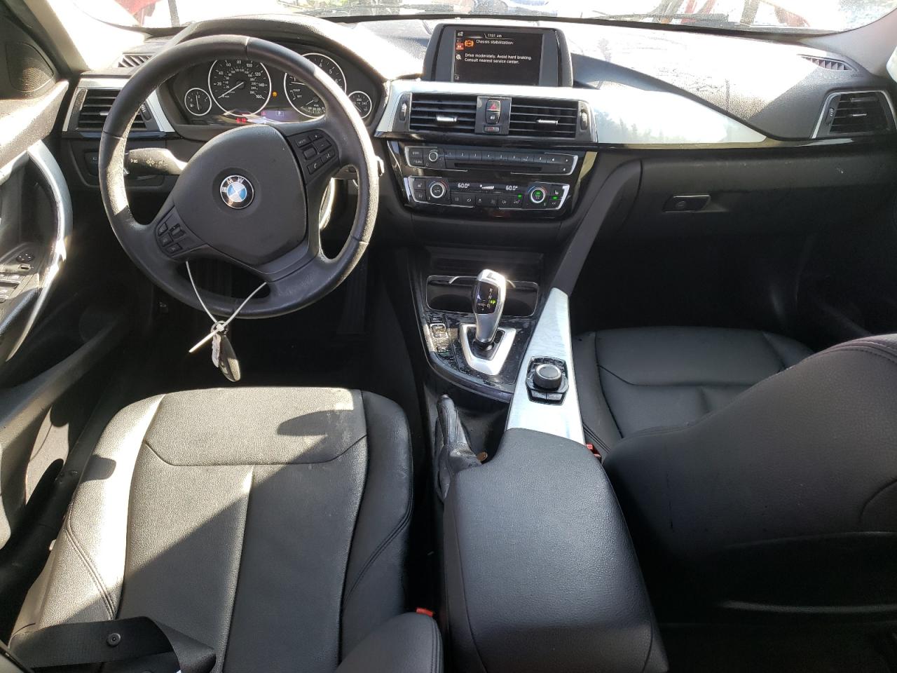 2016 BMW 3er VIN WBA8E1G51GNU12367 Copart auction photo, rear end / side damage thumbnail 8