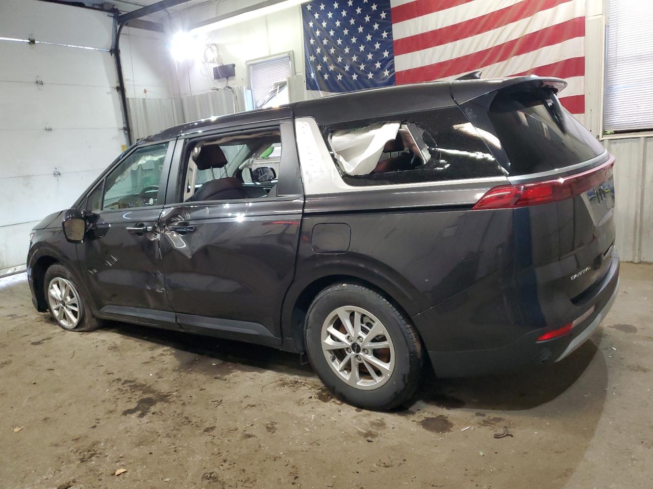 2024 KIA Carnival VIN KNDNB4H38R6421562 Copart auction photo, rollover damage thumbnail 2