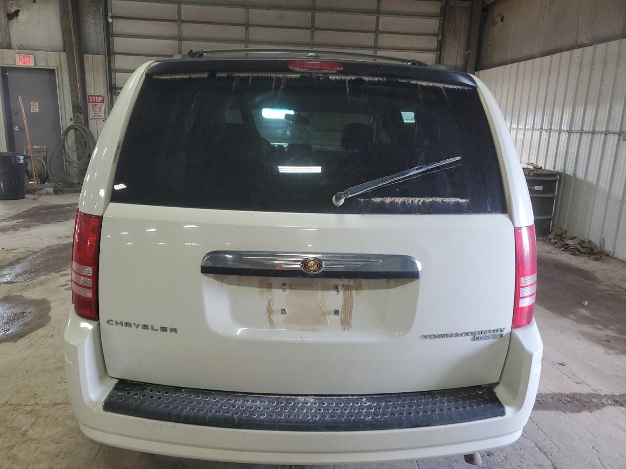 2010 Chrysler Town & Country VIN 2A4RR5D10AR278489 Copart auction photo, front end / minor dent/scratches damage thumbnail 6