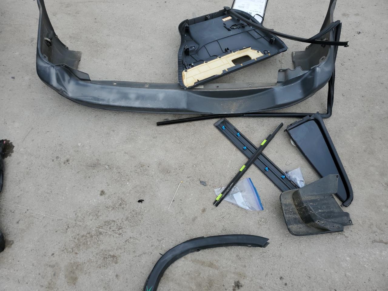 2001 Honda CR-V VIN JHLRD18691C035116 Copart auction photo, rear end damage thumbnail 13