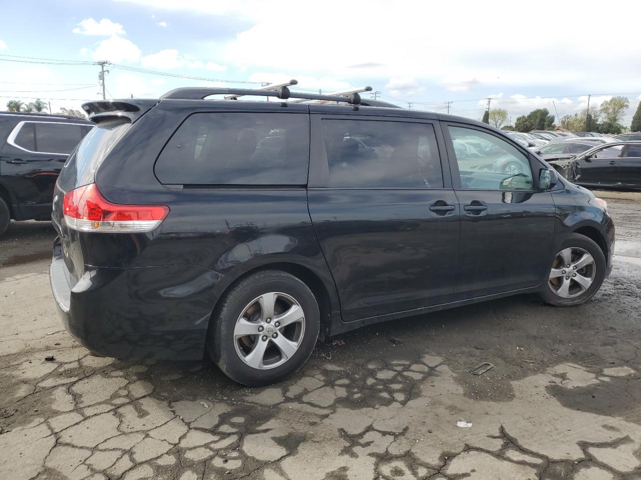 2011 Toyota Sienna VIN 5TDKK3DC9BS090564 Copart auction photo, side / rear end damage thumbnail 3