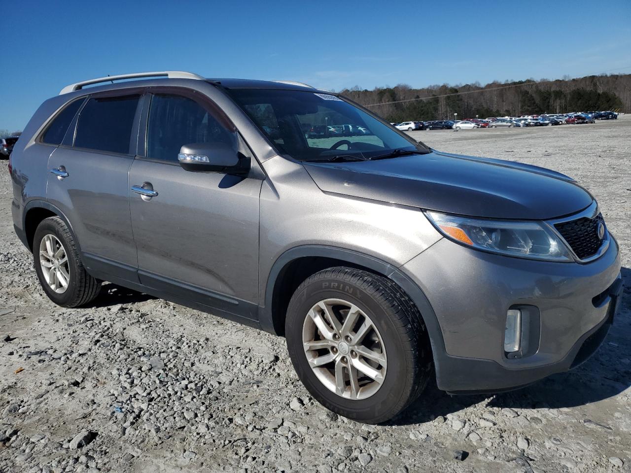 2015 KIA Sorento VIN 5XYKT3A6XFG615114 Copart auction photo, minor dent/scratches damage thumbnail 4