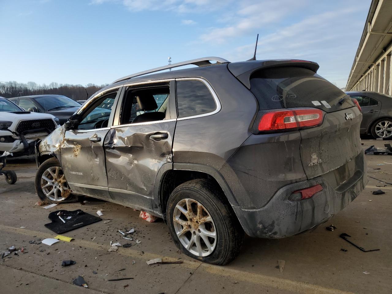 2018 Jeep Grand Cherokee VIN 1C4PJMLB9JD569472 Copart auction photo, rollover damage thumbnail 2