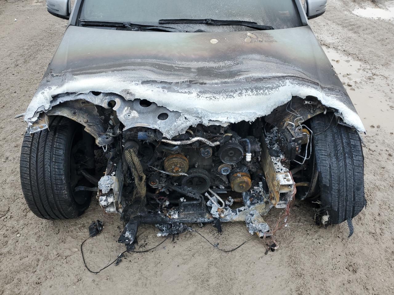 2012 Mercedes-Benz C-klasse VIN WDDGF4HBXCR219726 Copart auction photo, burn - engine / minor dent/scratches damage thumbnail 12