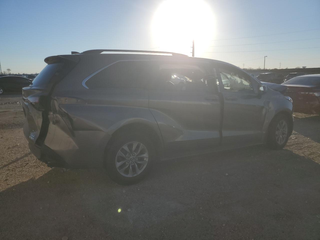 2022 Toyota Sienna VIN 5TDKRKEC1NS099431 Copart auction photo, all over damage thumbnail 3