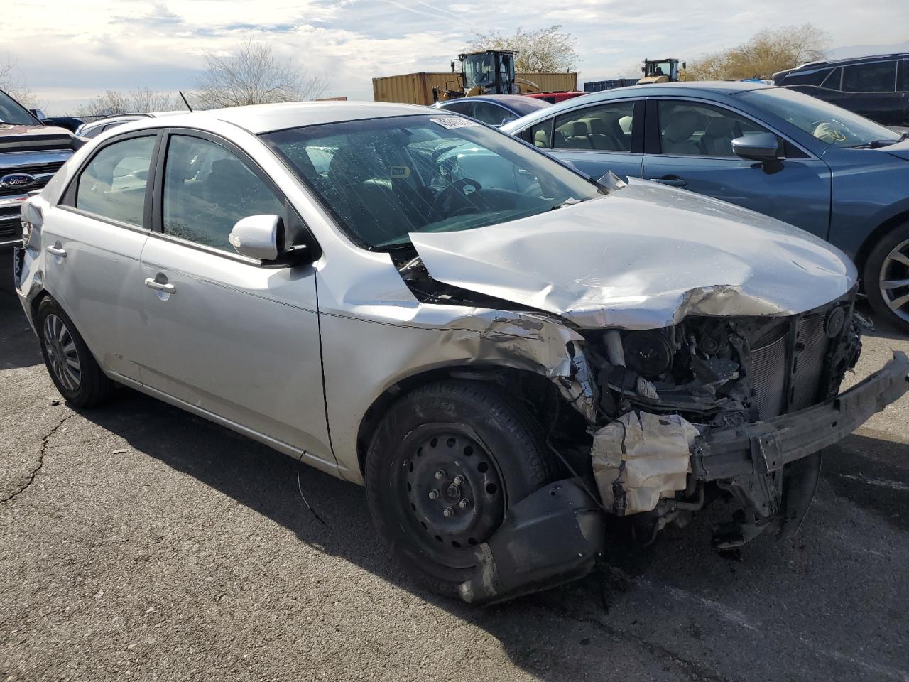 2010 KIA Forte VIN KNAFU4A28A5880758 Copart auction photo, front end / rear end damage thumbnail 4