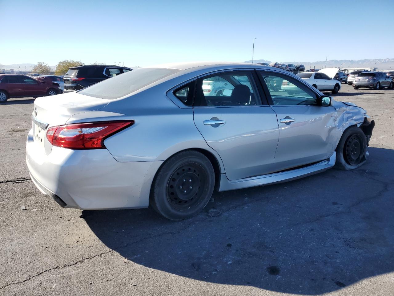 2017 Nissan Altima VIN 1N4AL3AP4HC114804 Copart auction photo, front end / side damage thumbnail 3