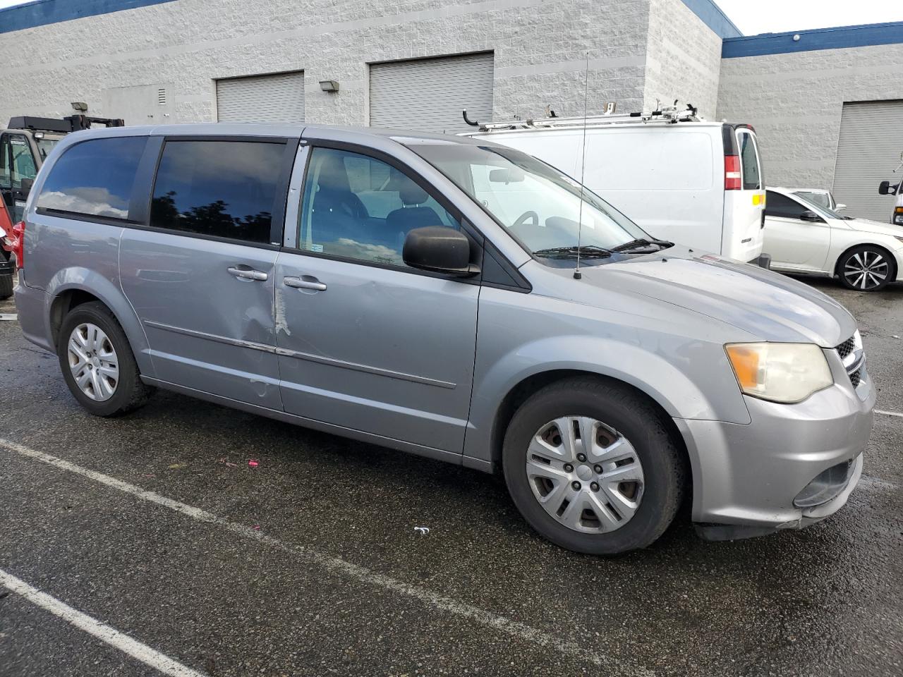 2014 Dodge Caravan VIN 2C4RDGBG7ER319522 Copart auction photo, side damage thumbnail 4