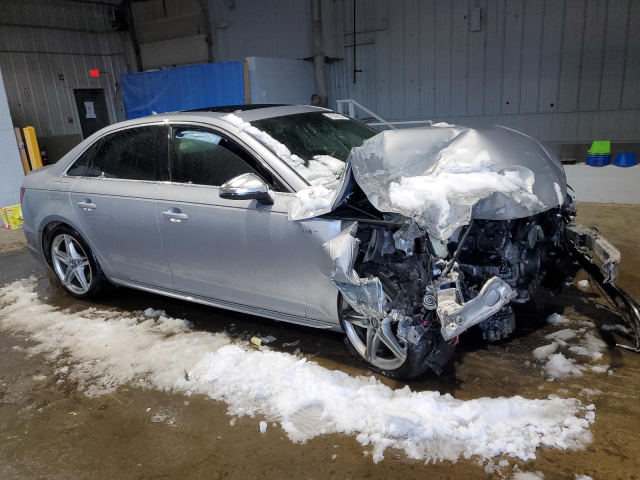 2018 Audi RS4 VIN WAUB4AF44JA018345 Copart auction photo, front end / minor dent/scratches damage thumbnail 4