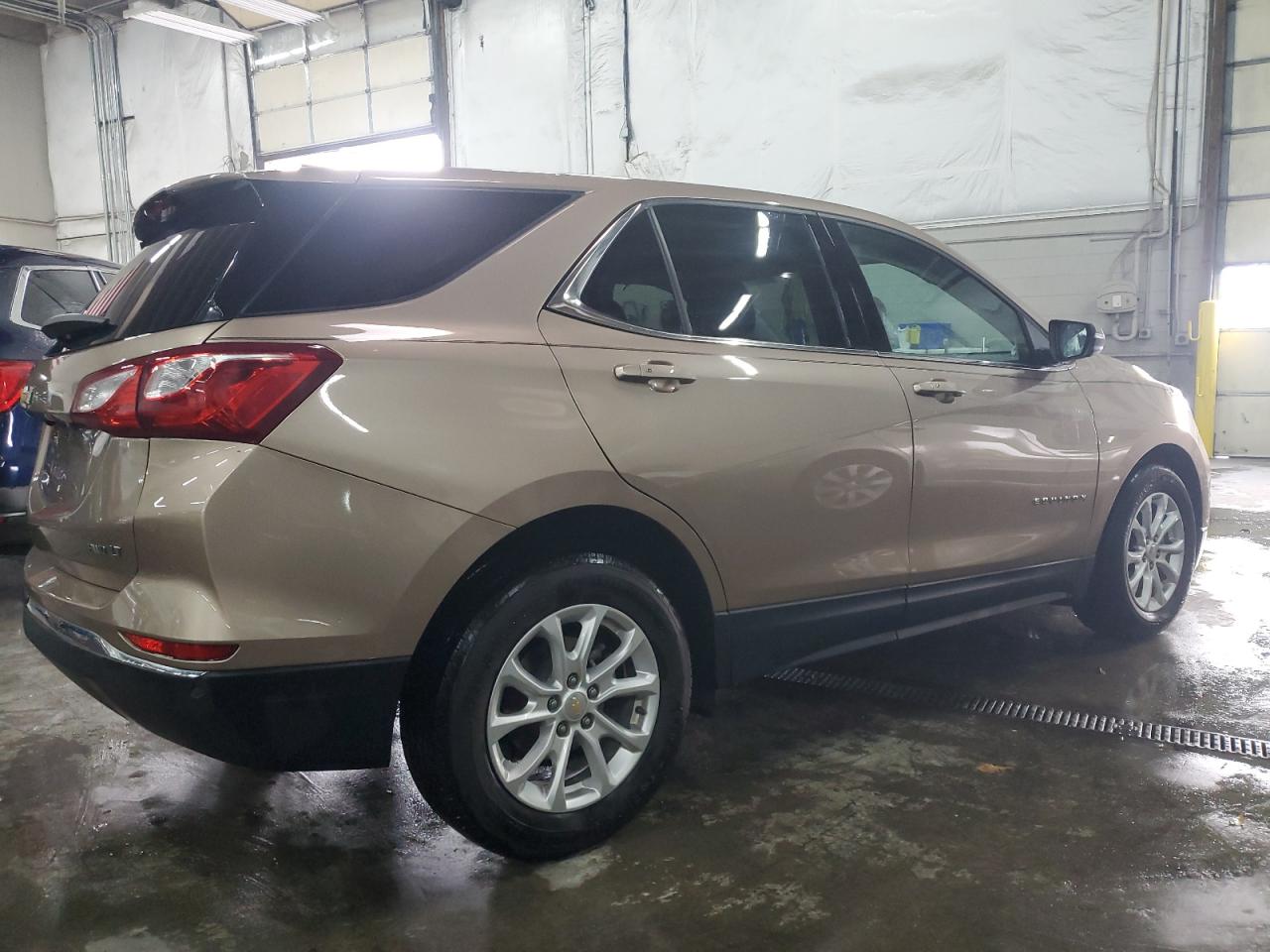 2018 Chevrolet Equinox VIN 2GNAXSEV3J6175844 Copart auction photo, front end / side damage thumbnail 3