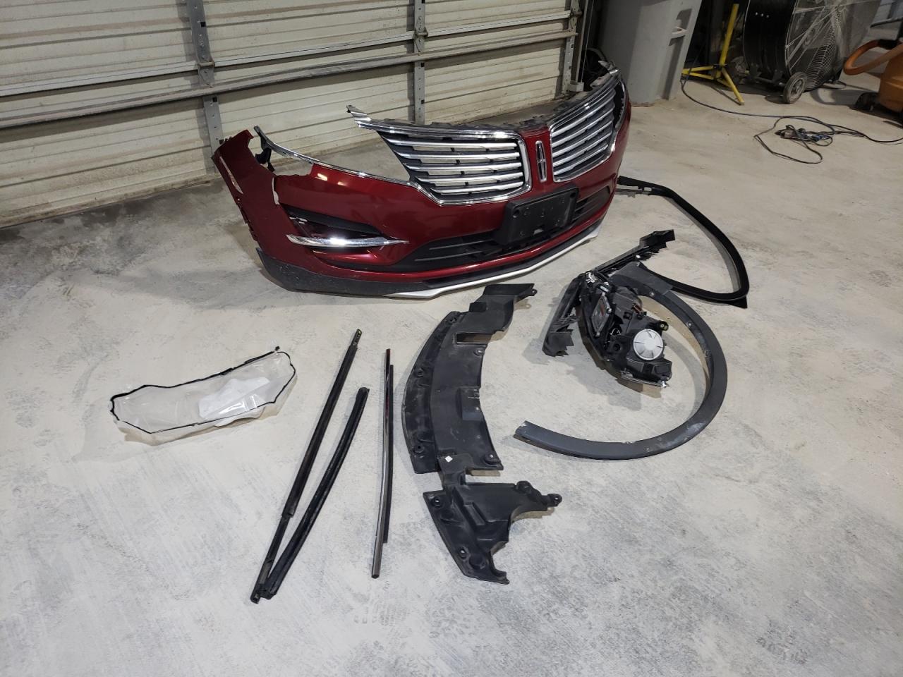 2017 Lincoln MKC VIN 5LMCJ1D91HUL56513 Copart auction photo, front end / side damage thumbnail 15