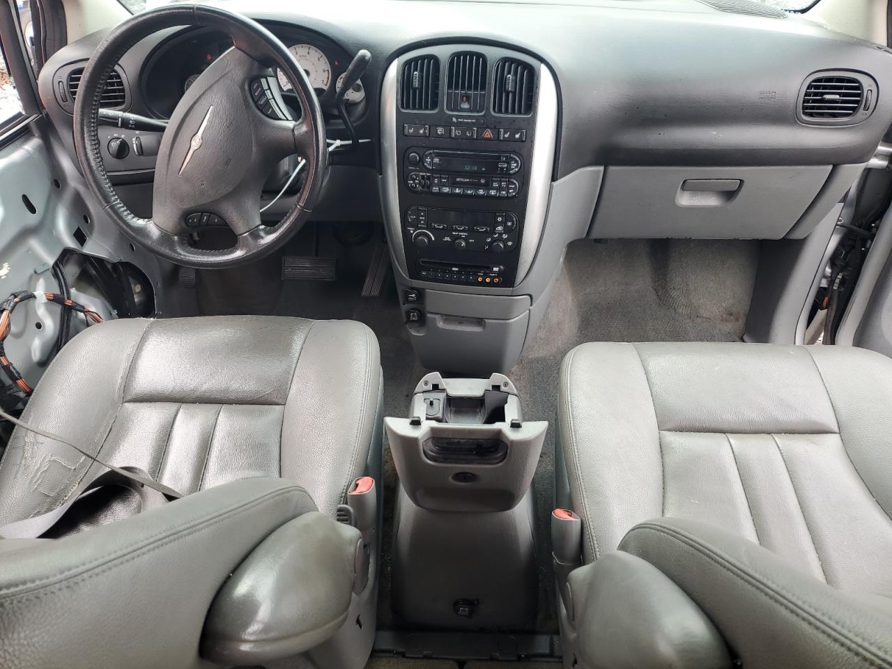 2006 Chrysler Town & Country VIN 2A4GP54LX6R915538 Copart auction photo, side damage thumbnail 10