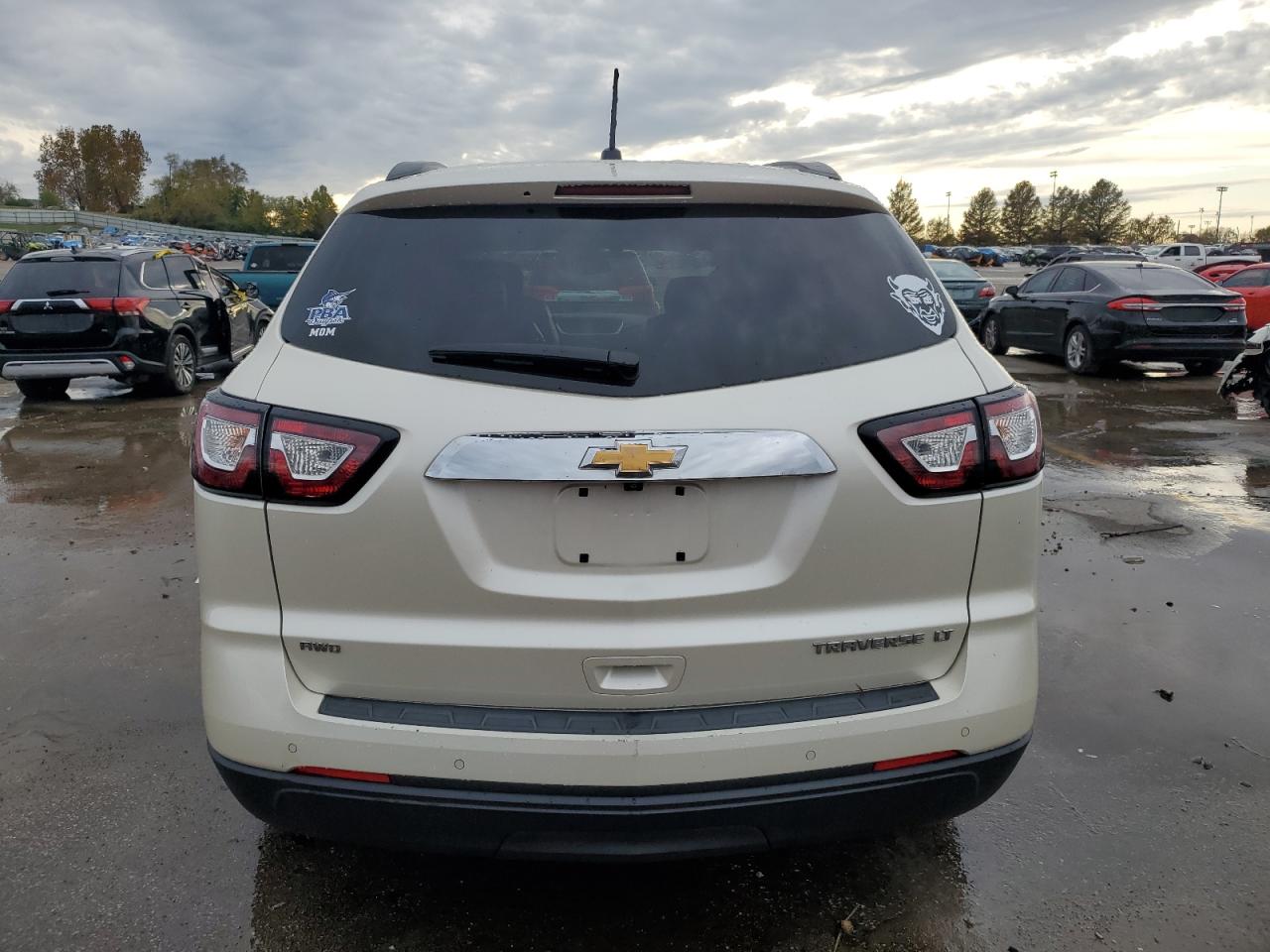 2013 Chevrolet Traverse VIN 1GNKVJKD9DJ105529 Copart auction photo, front end damage thumbnail 6