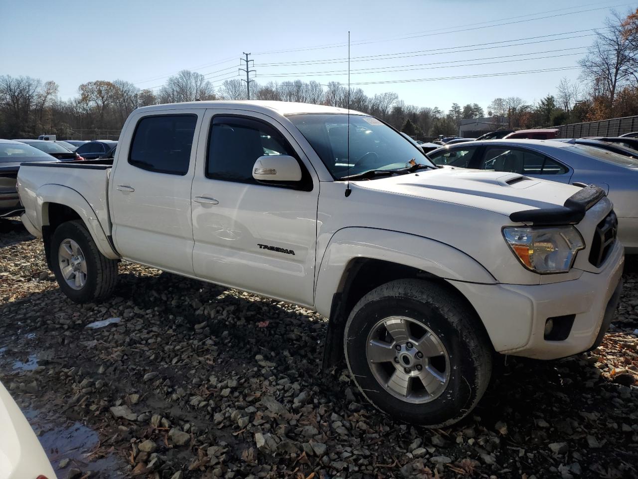 2015 Toyota Tacoma VIN 3TMLU4EN0FM176047 Copart auction photo, rear end damage thumbnail 4