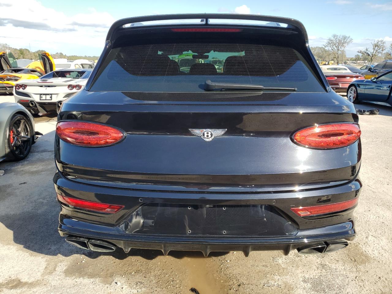2022 Bentley Bentayga VIN SJAAM2ZV9NC013534 Copart auction photo, water/flood damage thumbnail 6