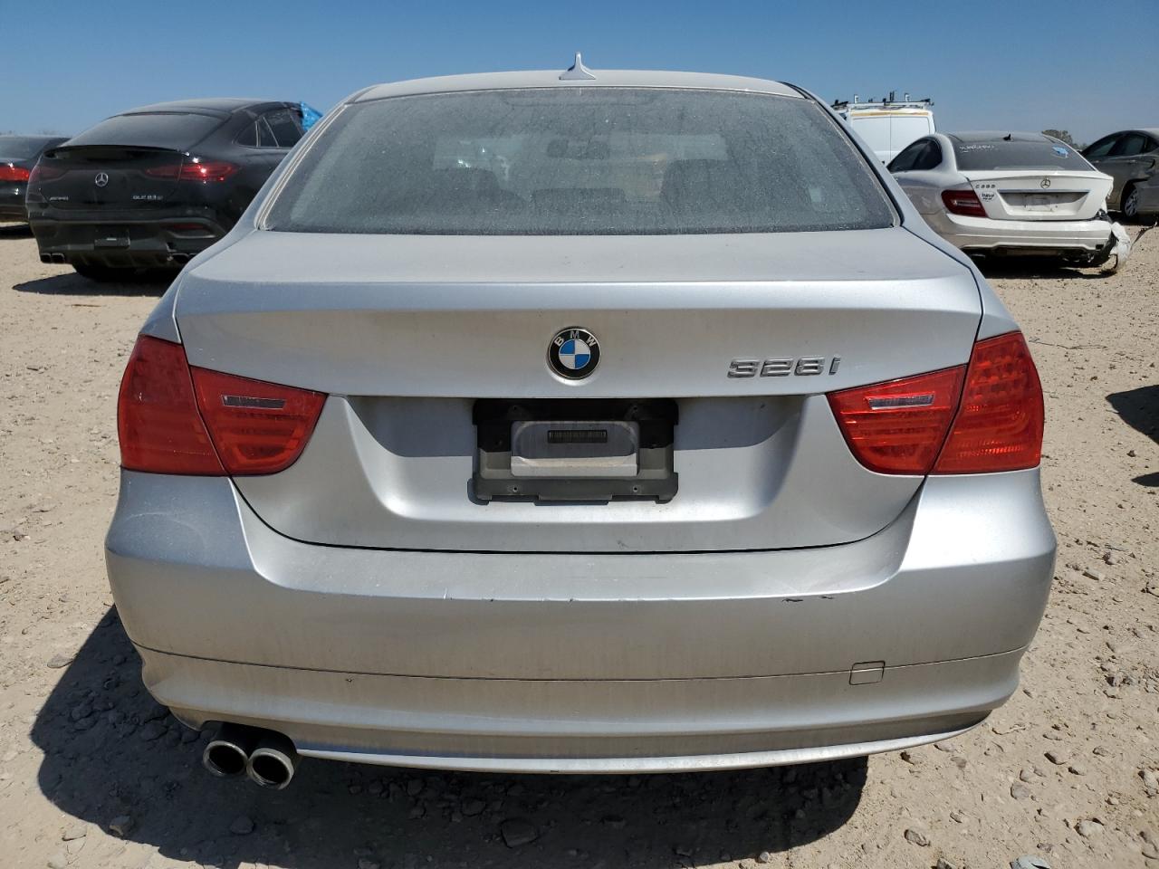 2011 BMW 3er VIN WBAPK5G57BNN30427 Copart auction photo, front end / minor dent/scratches damage thumbnail 6