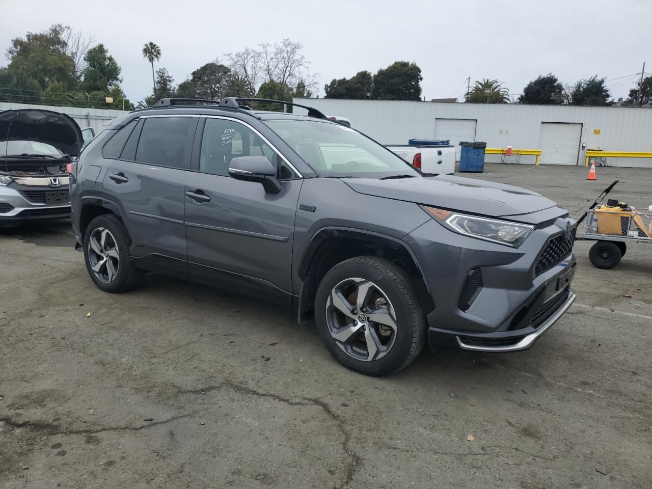 2021 Toyota RAV 4 VIN JTMAB3FV6MD049608 Copart auction photo, side / all over damage thumbnail 4