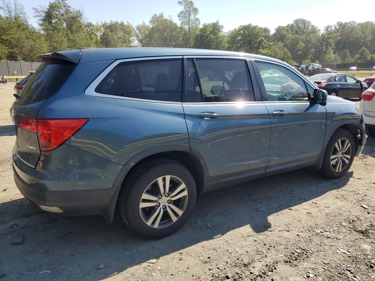 2016 Honda Pilot VIN 5FNYF6H34GB027605 Copart auction photo, front end damage thumbnail 3