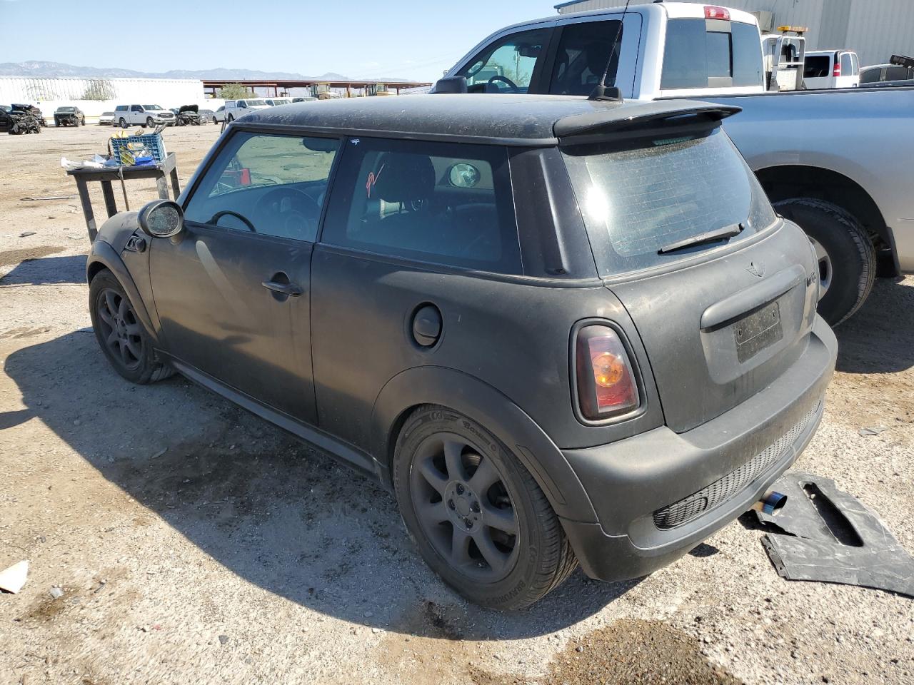 2010 MINI Cooper VIN WMWMF7C53ATZ73189 Copart auction photo, normal wear damage thumbnail 2