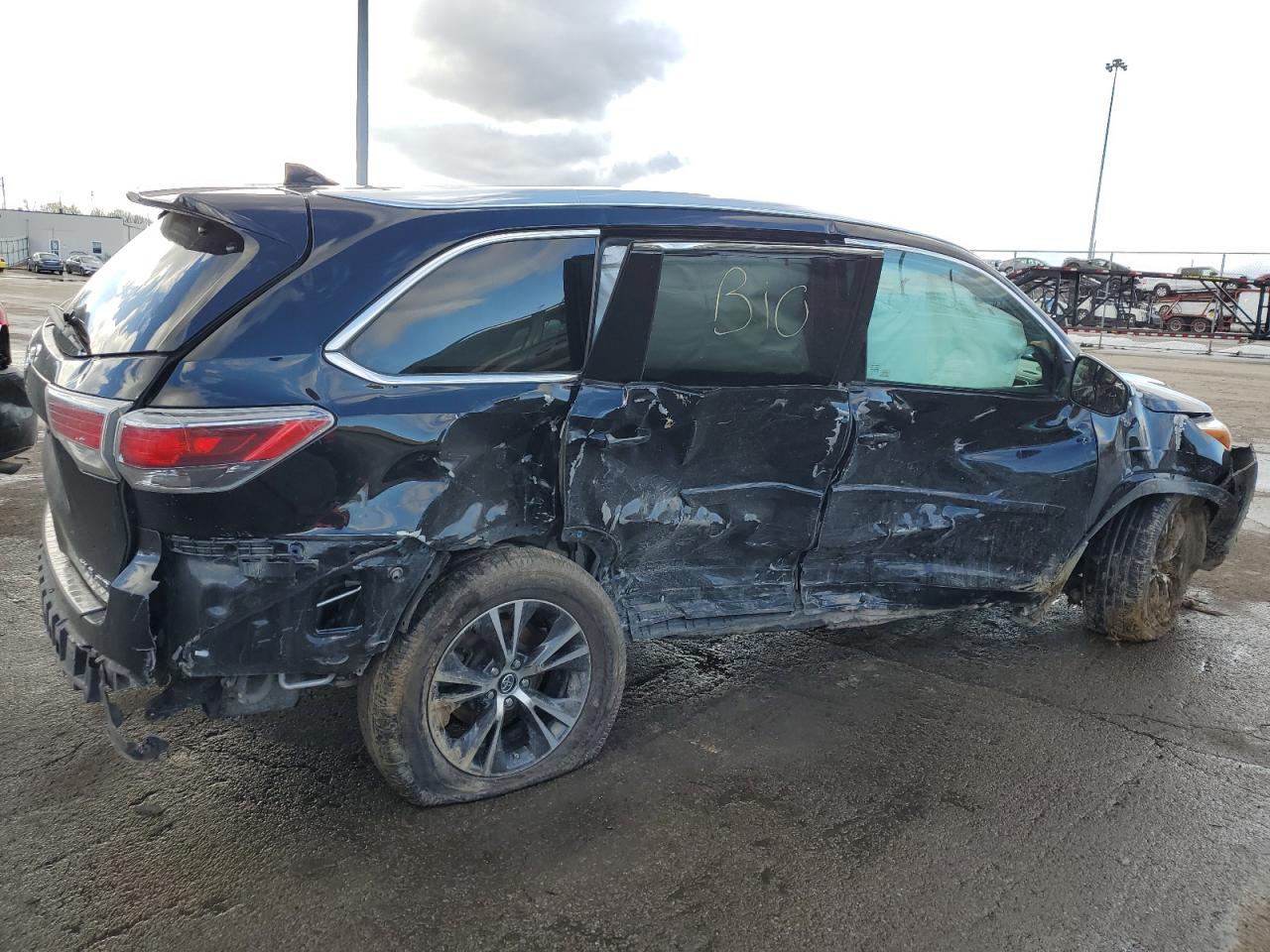 2016 Toyota Highlander VIN 5TDJKRFH6GS287559 Copart auction photo, all over / undercarriage damage thumbnail 3
