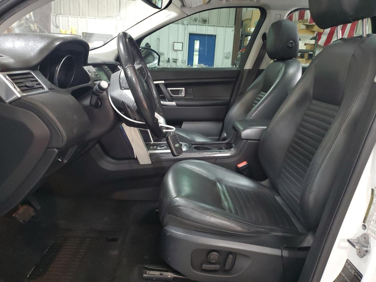2017 Land Rover Discovery VIN SALCT2BG1HH651458 Copart auction photo, minor dent/scratches damage thumbnail 7