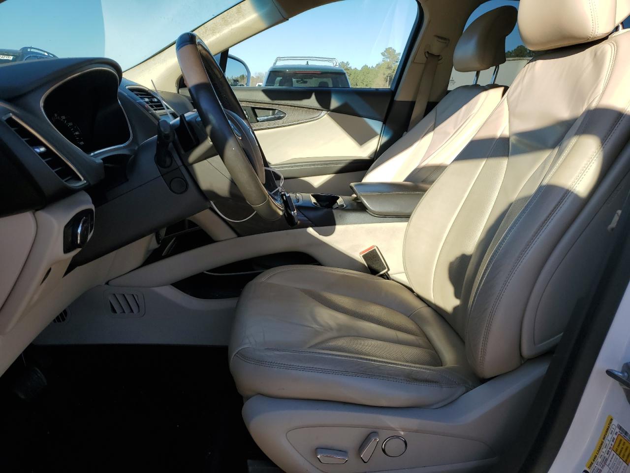 2016 Lincoln MKX VIN 2LMTJ8KP2GBL35854 Copart auction photo, front end damage thumbnail 7