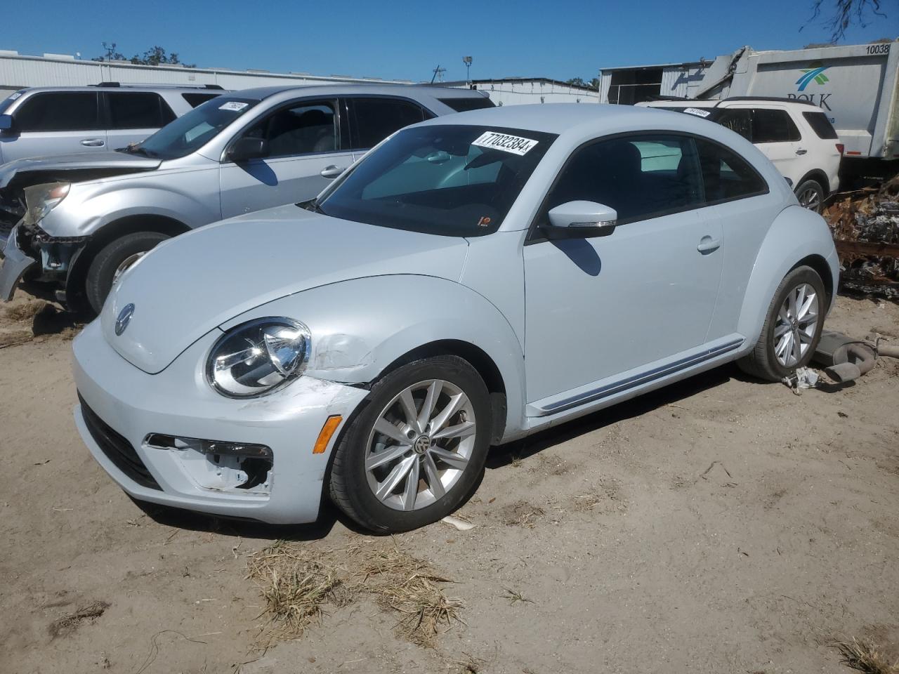 2018 Volkswagen Beetle VIN 3VWFD7AT5JM706800