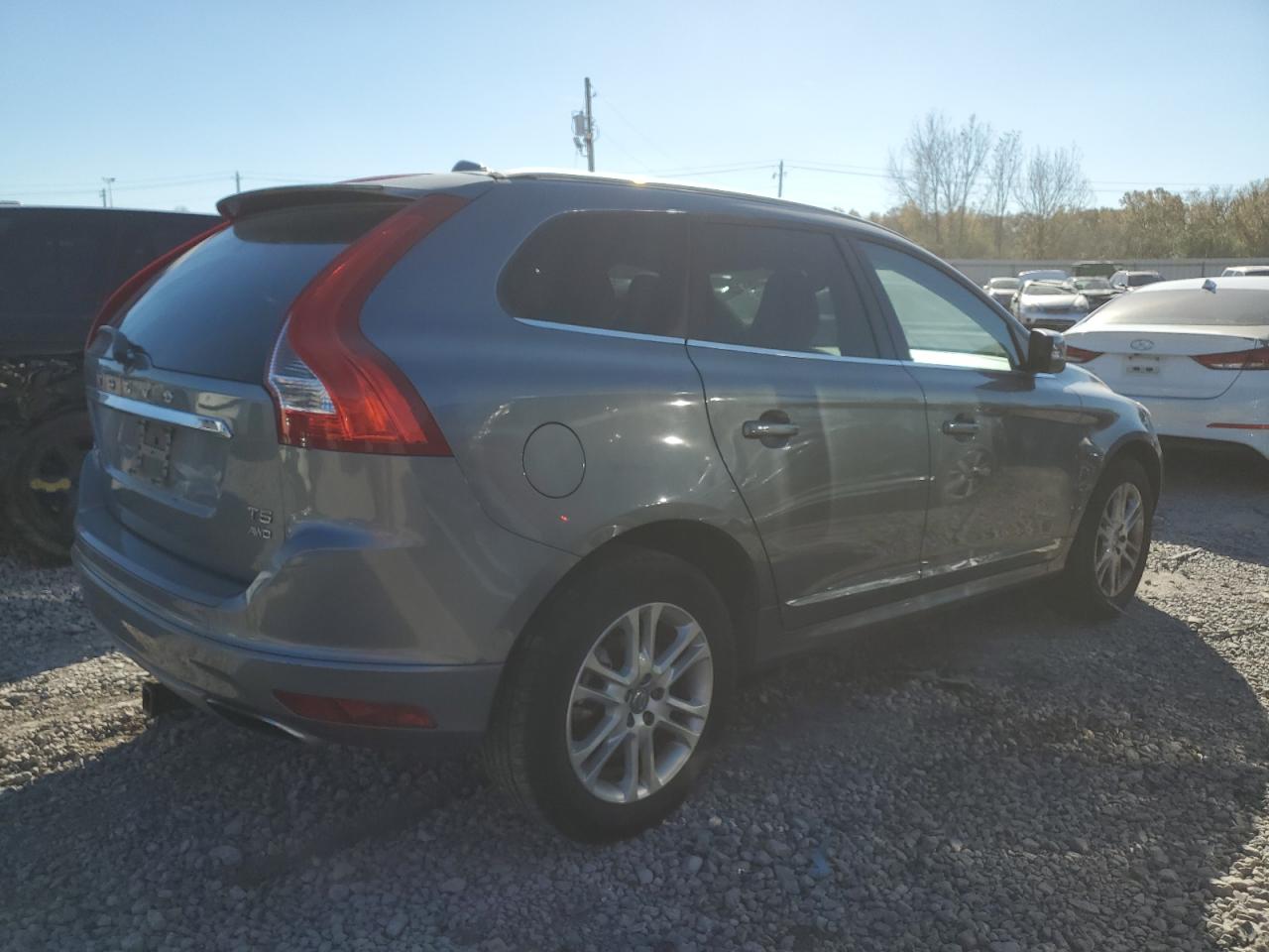 2016 Volvo XC60 VIN YV4612RK8G2783443 Copart auction photo, mechanical damage thumbnail 3