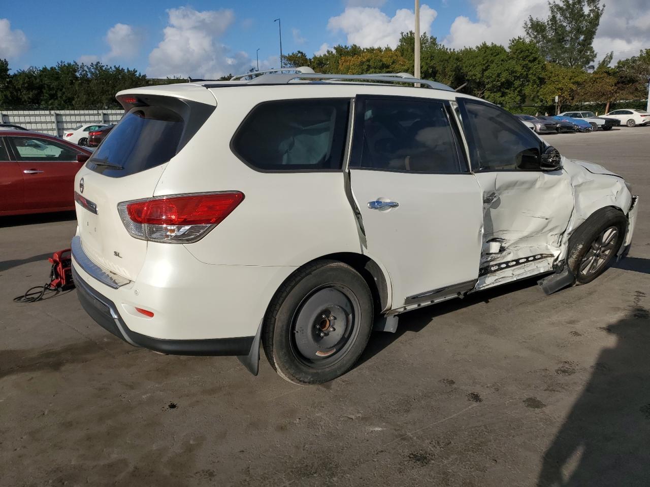 2016 Nissan Pathfinder VIN 5N1AR2MN0GC611016 Copart auction photo, all over / undercarriage damage thumbnail 3