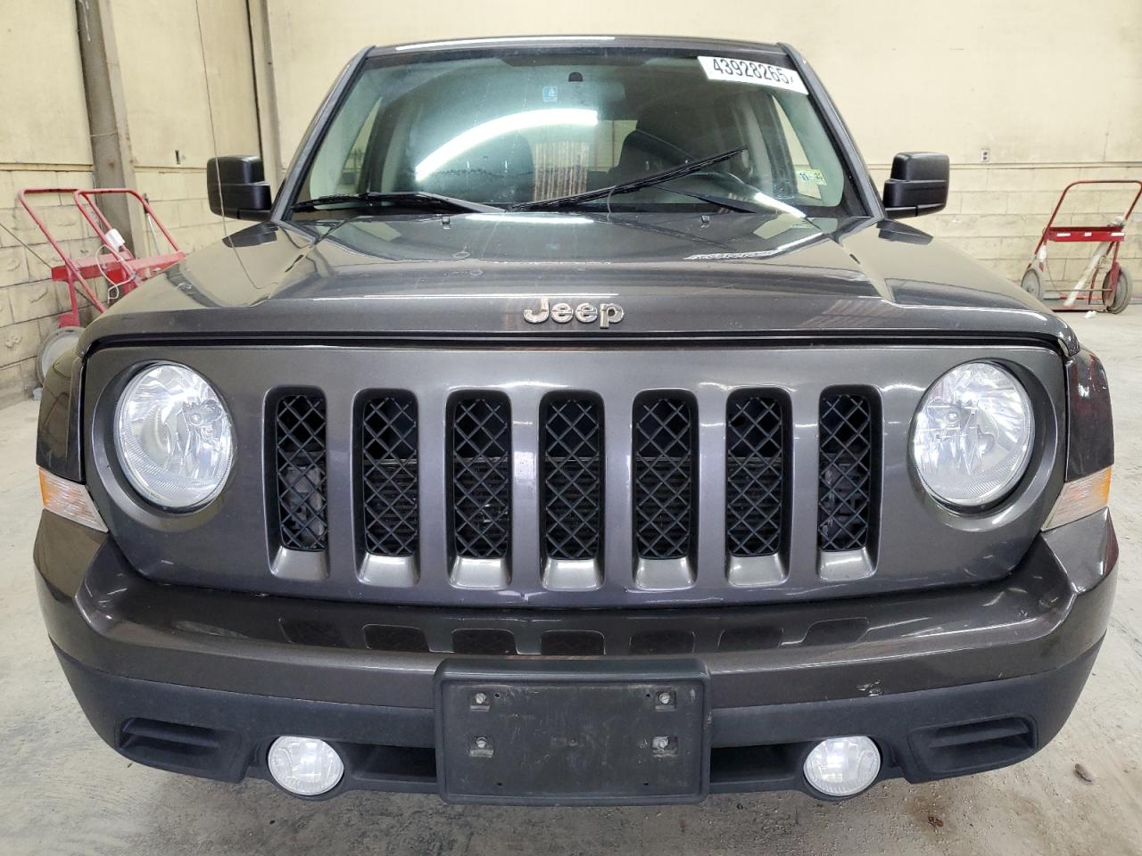 2015 Jeep Liberty (Patriot) VIN 1C4NJPFB3FD353256 Copart auction photo, rear end / minor dent/scratches damage thumbnail 5