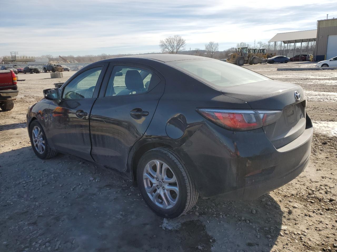 2018 Toyota Yaris VIN 3MYDLBYV6JY309470 Copart auction photo, front end / rear end damage thumbnail 2