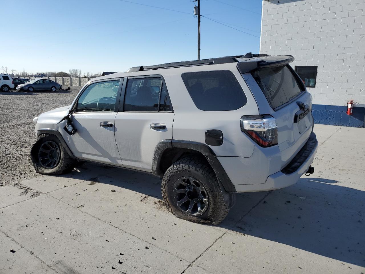 2017 Toyota 4Runner VIN JTEBU5JR4H5414724 Copart auction photo, undercarriage / side damage thumbnail 2