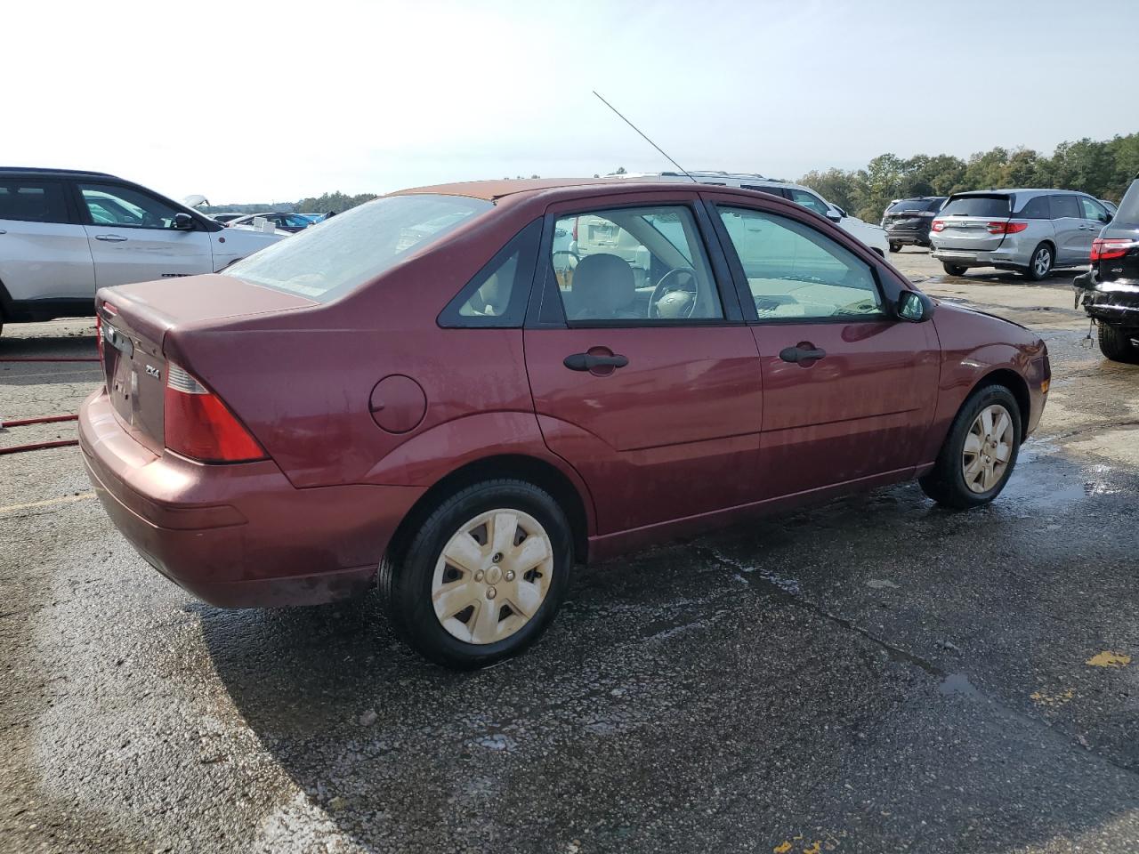 2006 Ford Focus VIN 1FAHP34NX6W110393 Copart auction photo, front end / side damage thumbnail 3