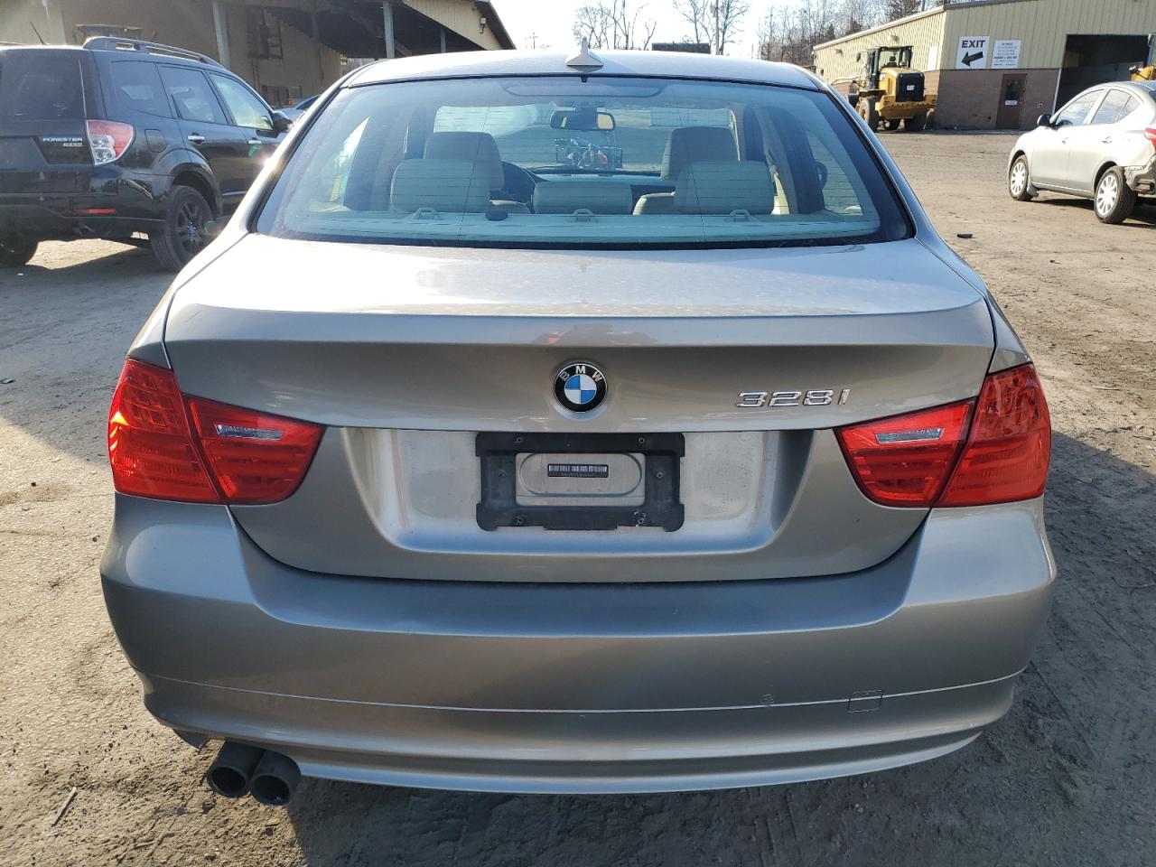 2011 BMW 3er VIN WBAPK7C51BA821529 Copart auction photo, front end damage thumbnail 6