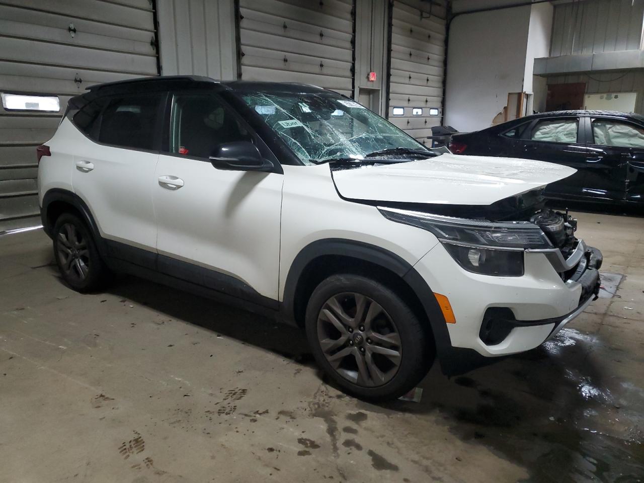 2021 KIA Seltos VIN KNDEU2AAXM7147730 Copart auction photo, front end damage thumbnail 4